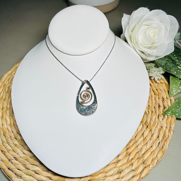 Art Deco Brushed Gold Tone and Glittery Teardrop Pendant on Silver tone chain. - Picture 7 of 9